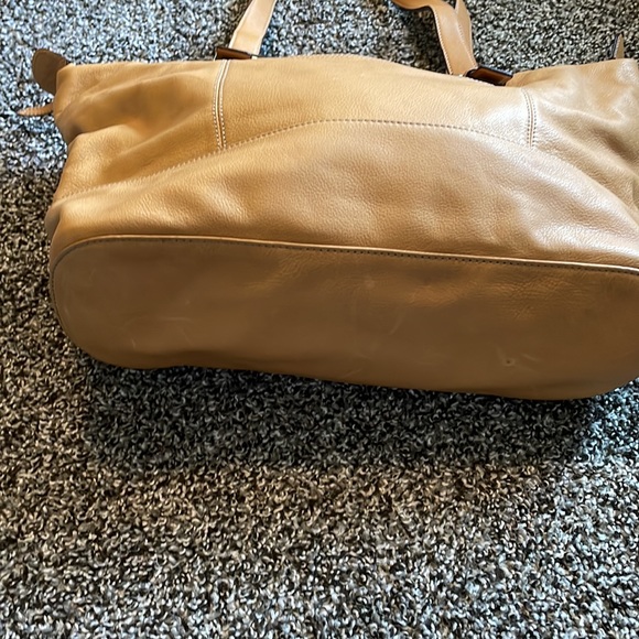 NWOT TIGNANELLO GENUINE LEATHER PURSE - Picture 2 of 8